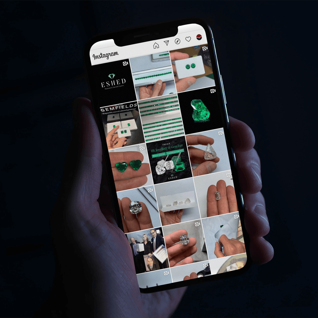 עמוד אינסטגראם מעוצב על גבי מסך סמארטפון | Designed Instagram page on a smartphone screen