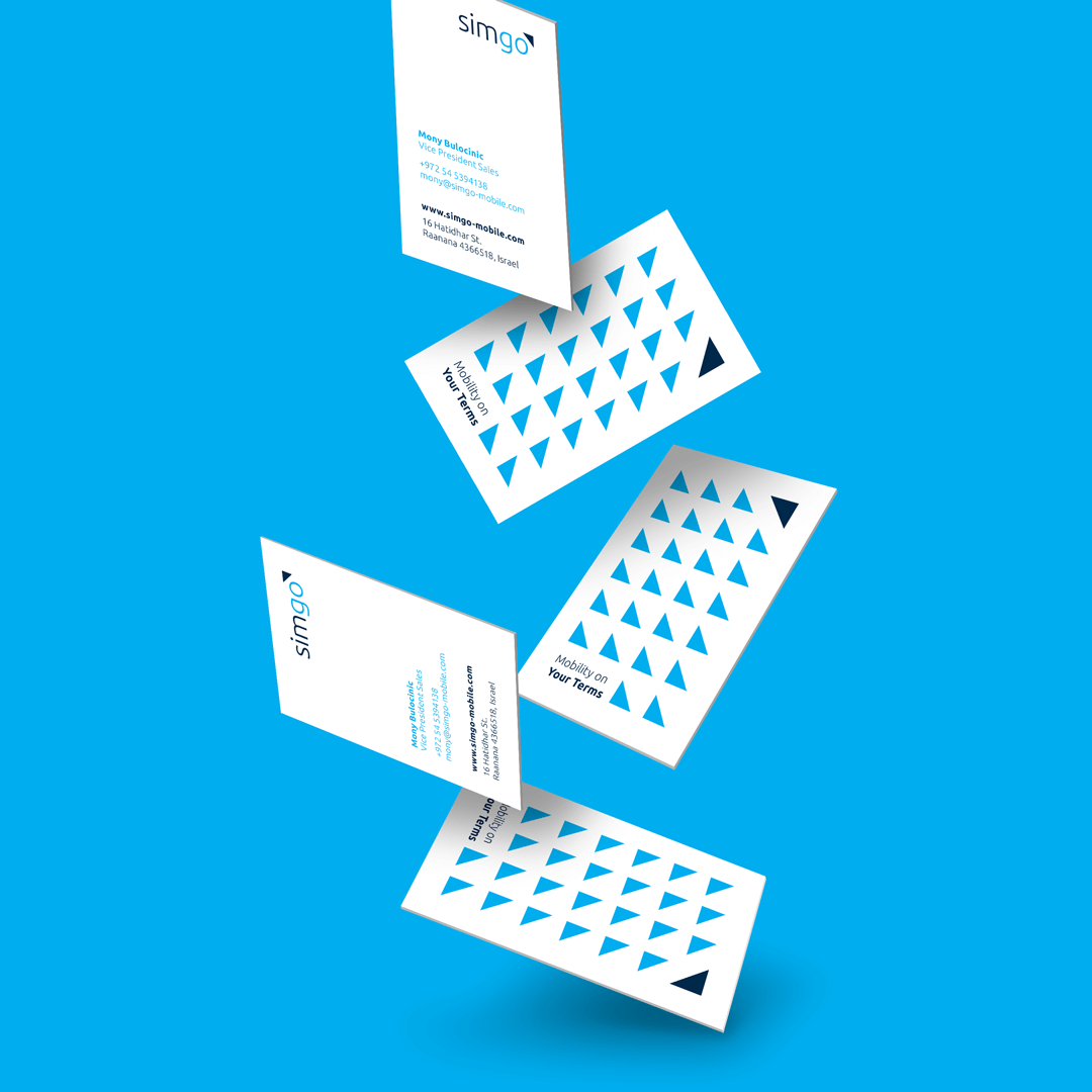 עיצוב כרטיסי ביקור ממותגים, מוצגים כעפים באוויר על רקע המותג בהדמיה | Branded business cards design, displayed as cards flying in the air against the brand's color background in this visualization